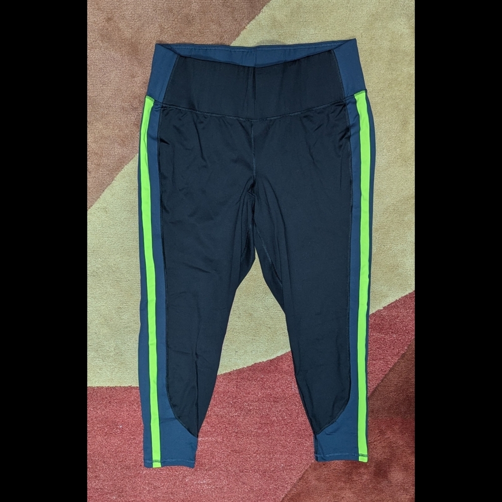 Side Stripe Wicking Legging - Picture 3 of 9